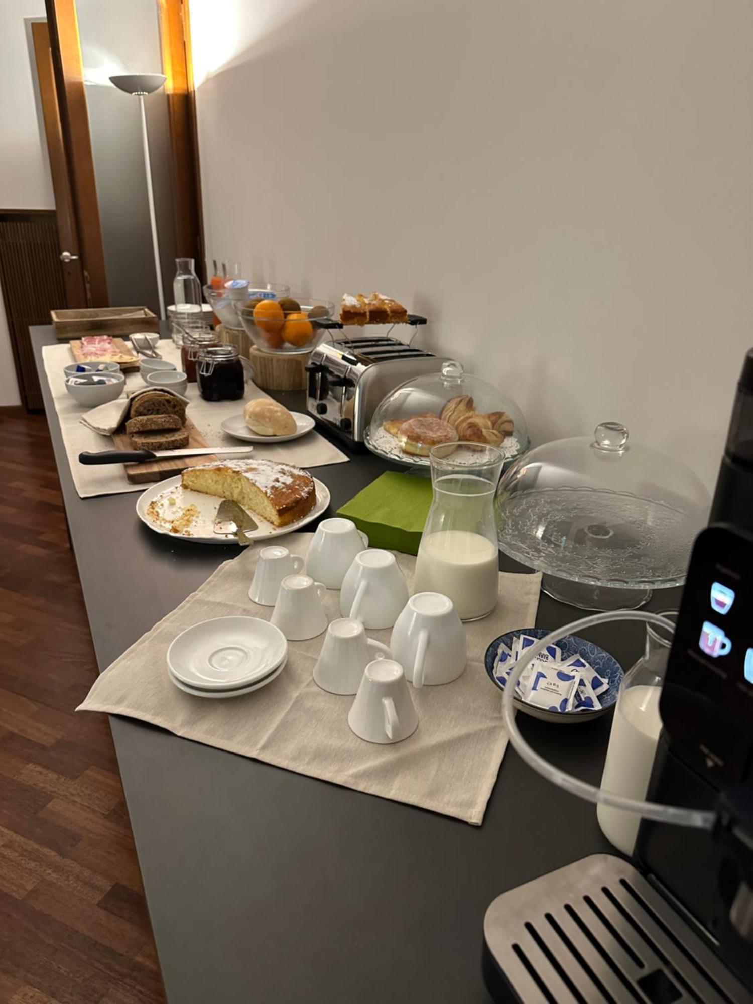Room & Breakfast D'Annunzio 拉文纳 外观 照片